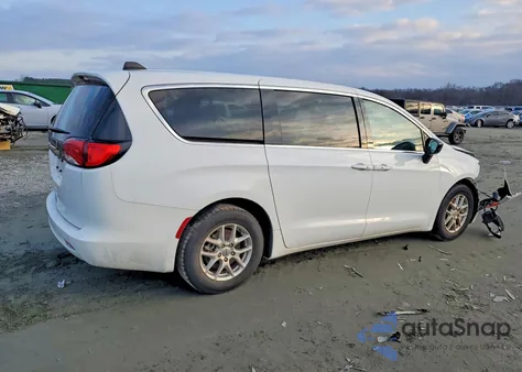 2024 Chrysler Voyager Lx из США, поврежденный, VIN 2C4RC1CG9RR105510
